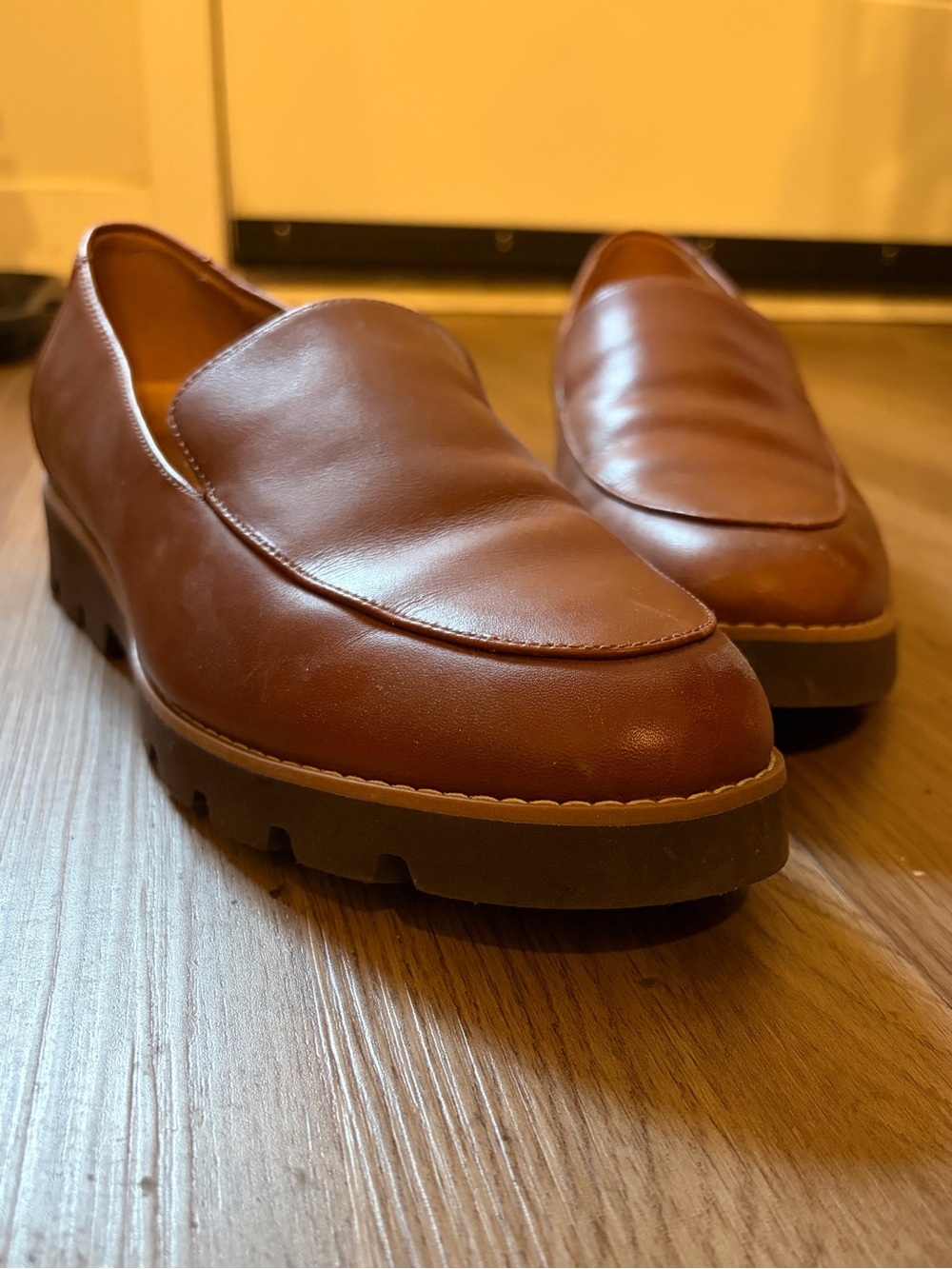 Vionic Women's Chestnut Brown Leather Slip-On Loafers